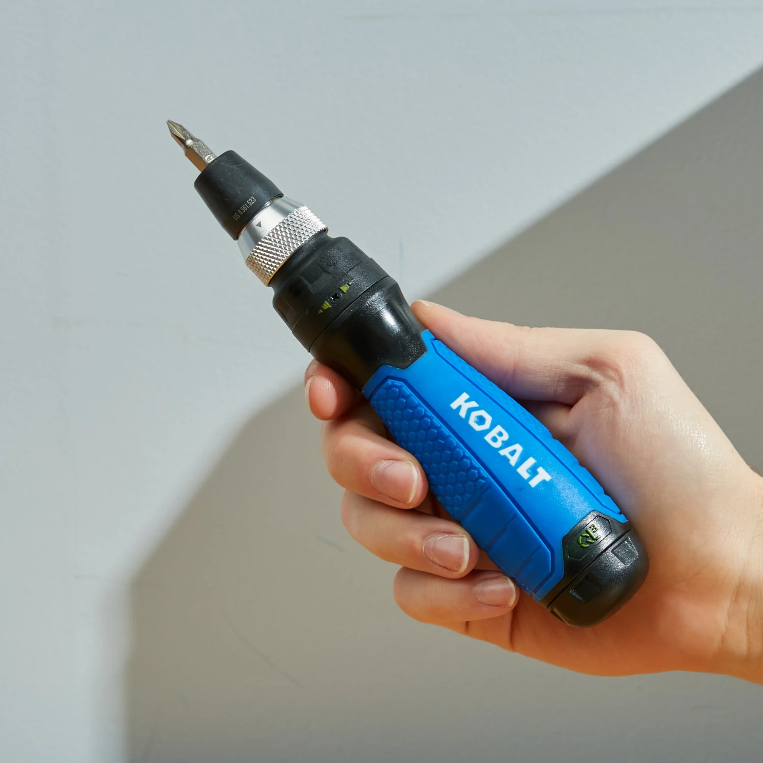 Kobalt Ratcheting screwdriver set 10-Piece Plastic Handle Ratcheting Set Assorted Multi-bit Screwdriver Set - Hand Tools 4 Kobalt Ratcheting screwdriver set 10-Piece Plastic Handle Ratcheting Set Assorted Multi-bit Screwdriver Set - Hand Tools - Image 4