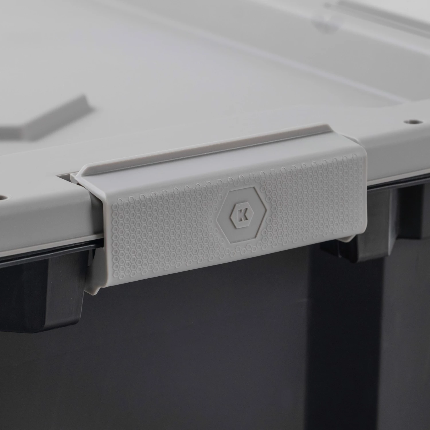 Kobalt X-large 24-Gallon (96-Quart) Grey Heavy Duty Tote with Latching Lid - Baskets & Storage Containers 4 Kobalt X-large 24-Gallon (96-Quart) Grey Heavy Duty Tote with Latching Lid - Baskets & Storage Containers - Image 4