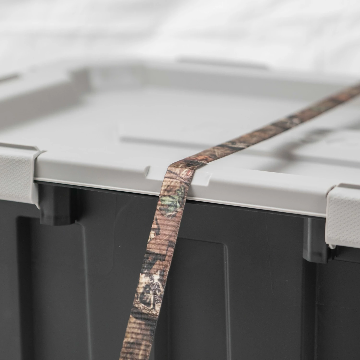 Kobalt X-large 24-Gallon (96-Quart) Grey Heavy Duty Tote with Latching Lid - Baskets & Storage Containers 5 Kobalt X-large 24-Gallon (96-Quart) Grey Heavy Duty Tote with Latching Lid - Baskets & Storage Containers - Image 5