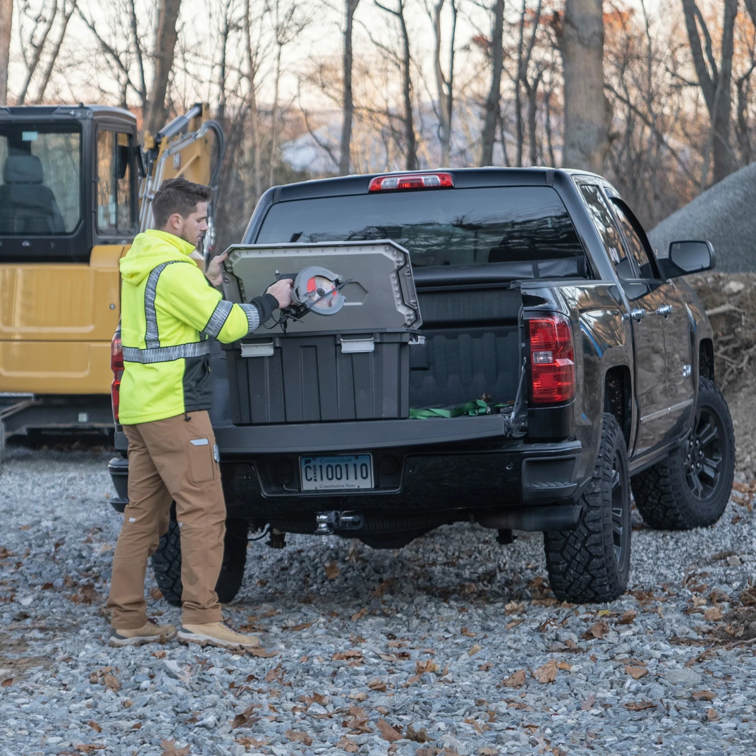 Kobalt X-large 24-Gallon (96-Quart) Grey Heavy Duty Tote with Latching Lid - Baskets & Storage Containers 11 Kobalt X-large 24-Gallon (96-Quart) Grey Heavy Duty Tote with Latching Lid - Baskets & Storage Containers - Image 11