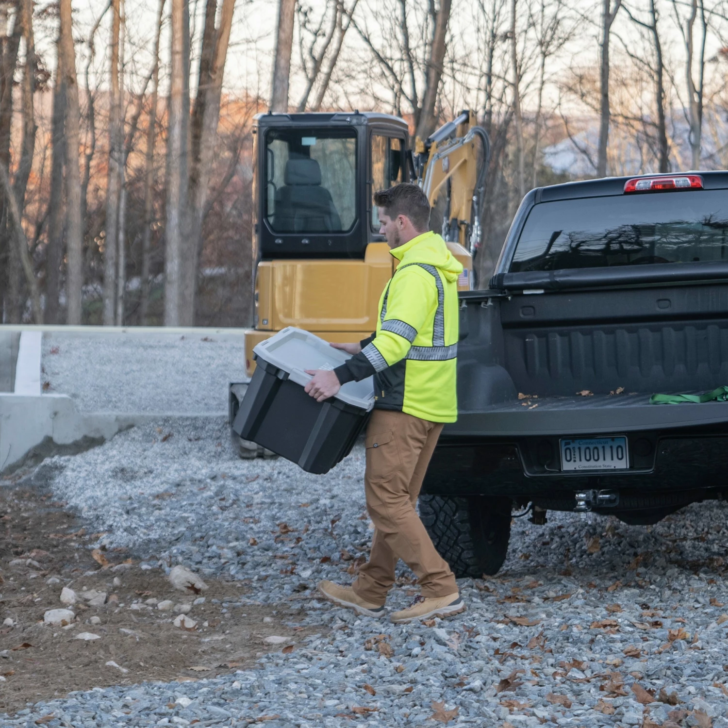 Kobalt X-large 24-Gallon (96-Quart) Grey Heavy Duty Tote with Latching Lid - Baskets & Storage Containers 12 Kobalt X-large 24-Gallon (96-Quart) Grey Heavy Duty Tote with Latching Lid - Baskets & Storage Containers - Image 12